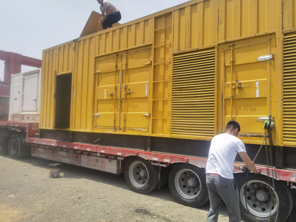 白云除了负载情况和发动机维护，还有哪些因素会影响 200kw 柴油发电机的油耗？