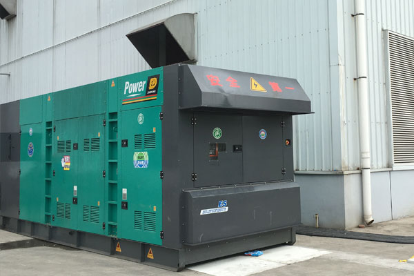 白云燃油滤清器的更换流程是怎样的？