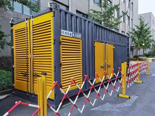 白云如何使用转速表检查发动机的转速？