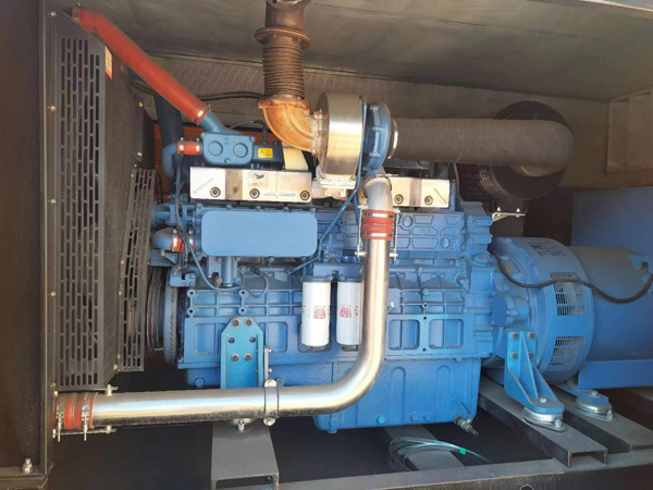 白云燃油消耗率与进气温度的具体关系是什么？