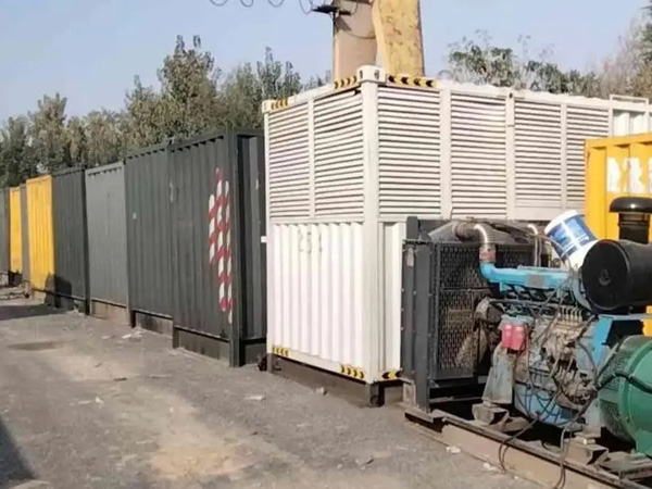 白云200KW柴油发电机机组每小时油耗是多少？