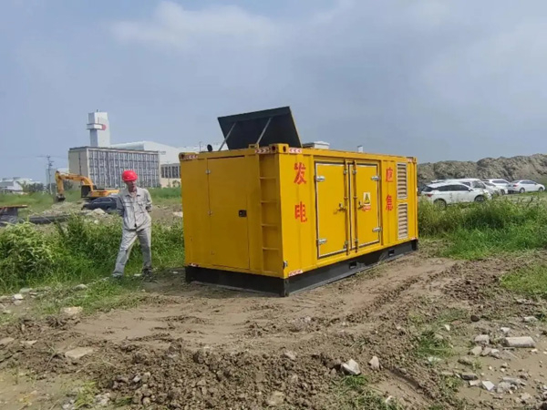 白云冬季低温环境下，发电机组启动电瓶的容量需求是否会增加？