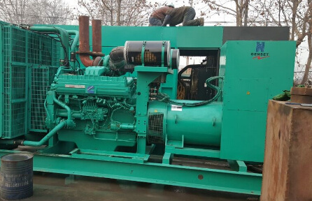 白云发电机组如何判断水冷式机油散热器内部是否需要清洗？