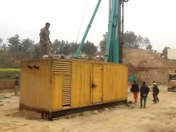 白云如何判断水冷式机油散热器密封件是否需要更换？